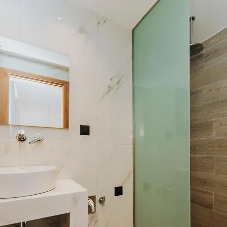 Apartmán Cala Modern Living - 5 Min To *